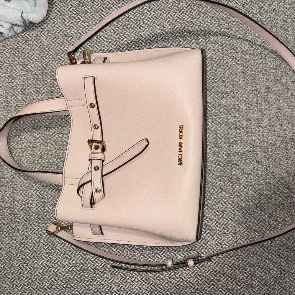Medium size Michael Kors light Pink Satchel / crossbody Leather purse GUC